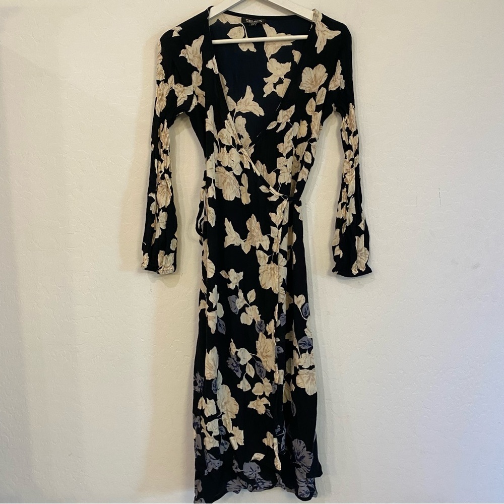 Billabong Black and Cream Floral Long Sleeve Wrap Dress Size Medium